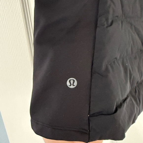 Women's Black Sleeveless Jacket - Picture 4 of 5